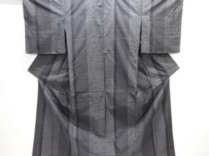 未使用品　縞に唐草模様織り出し本場泥大島紬着物